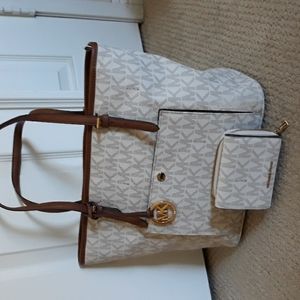 Michael Kors tote w/matching wallet